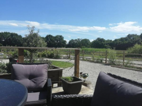 Lillibelles lodge,Oak tree farm
